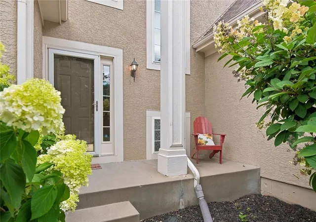 Photo 2 of Sale Pending at 14770 S Glen Eyrie St, Olathe, KS 66061 | MLS# 2610518 | Listing updated on 2026-10-01