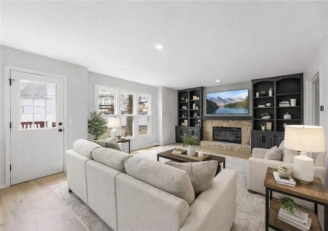 4th image of 1413 S Sheridan Bridge Cir, Olathe, KS 66062 | MLS# 2610594