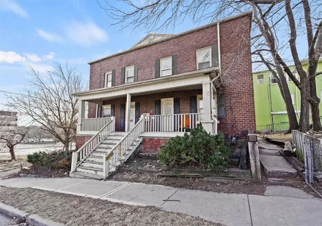 2nd image of 1211 1213 Reynolds Ave, Kansas City, KS 66102 | MLS# 2610598