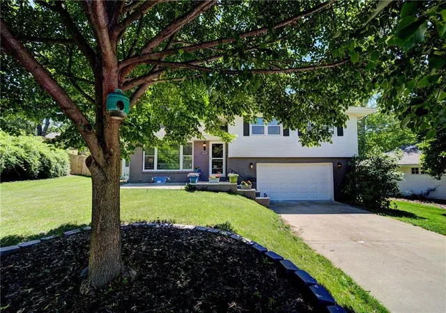 Homes for sale in Roeland Park, KS | 5629 W 50th St, Roeland Park, KS 66202 | MLS# 2610622