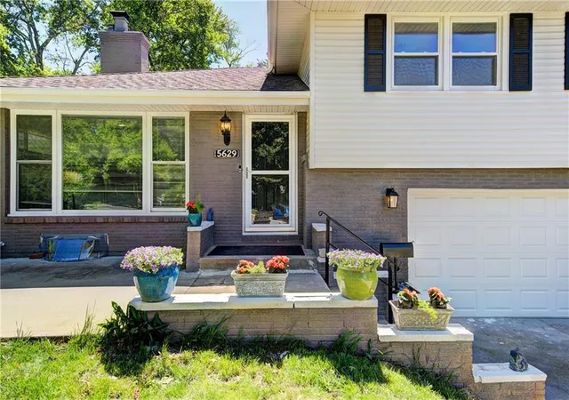 Homes for sale in Roeland Park, KS | 5629 W 50Th St, Roeland Park, KS 66202 | MLS# 2610622