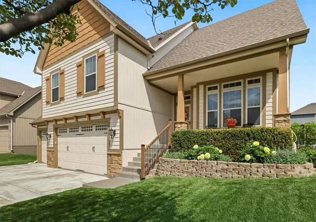 3rd image of 1316 Ne 107Th St, Kansas City, MO 64155 | MLS# 2610637