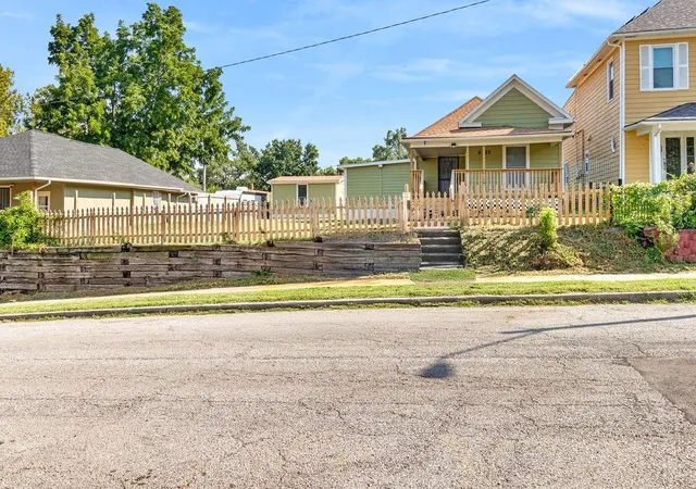 Photo 3 of Single family home for sale at 6225 E 10th And 6227 St, Kansas City, MO 64126 | MLS# 2610652 | Listing updated on 2026-06-04