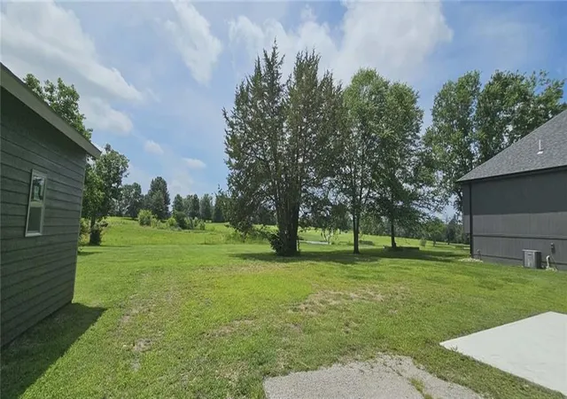 Homes for sale in Pleasant Hill, MO | 1600 Country Club Dr, Pleasant Hill, MO 64080 | MLS# 2610678