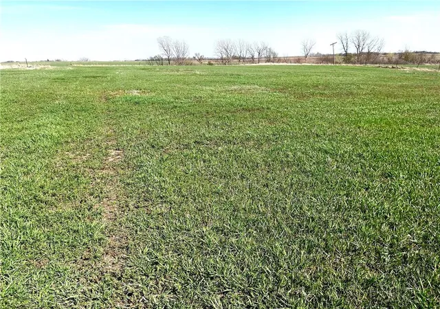 Homes for sale in Effingham, KS | 0000 Decatur Rd, Effingham, KS 66023 | MLS# 2610744