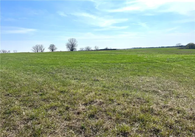 Homes for sale in Effingham, KS | 0000 Decatur Rd, Effingham, KS 66023 | MLS# 2610744