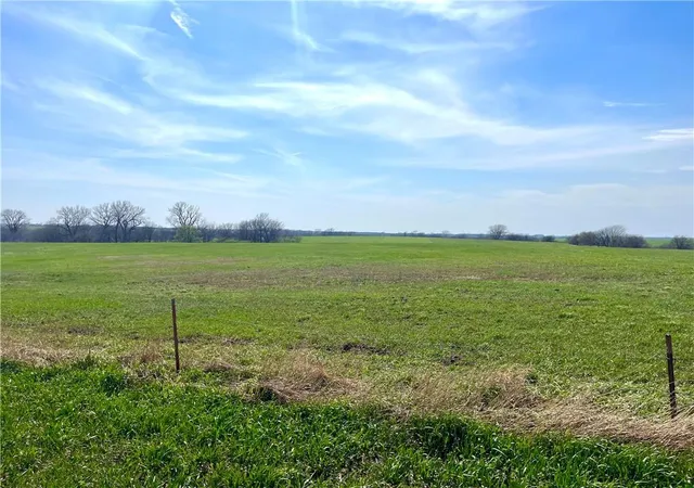 Homes for sale in Effingham, KS | 0000 Decatur Rd, Effingham, KS 66023 | MLS# 2610744