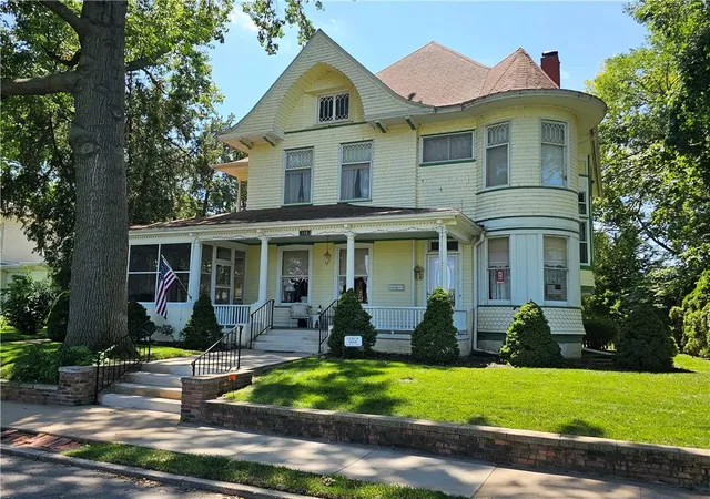 1st image of 409 N Esplanade St, Leavenworth, KS 66048 | MLS# 2610789