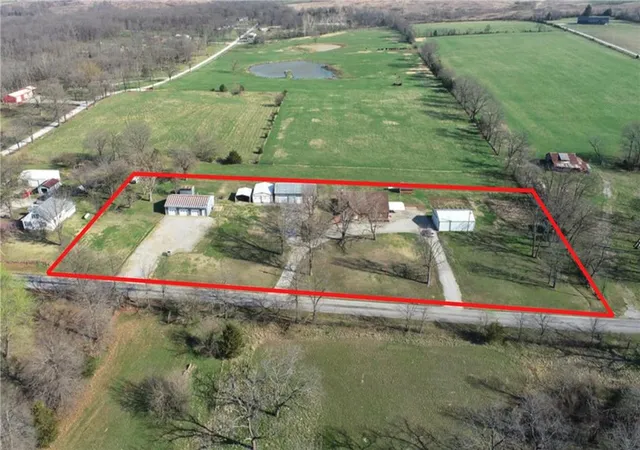 Homes for sale in El Dorado Springs, MO | 3705 E 150 Rd, El Dorado Springs, MO 64744 | MLS# 2611852