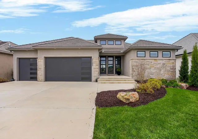 1st image of 27205 W 100th Ter, Olathe, KS 66061 | MLS# 2611860