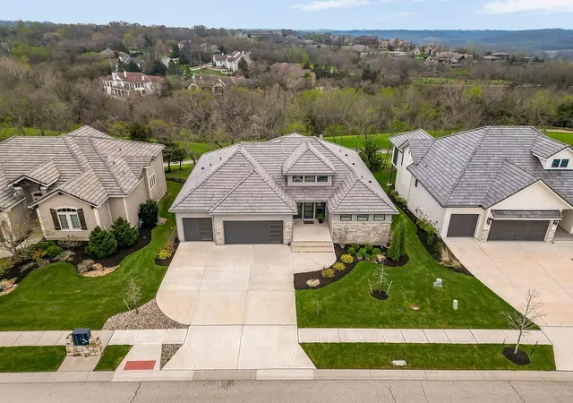 3rd image of 27205 W 100Th Ter, Olathe, KS 66061 | MLS# 2611860