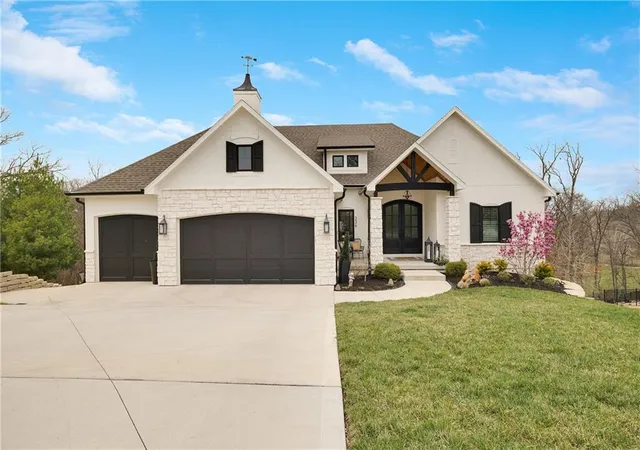Photo 2 of Single family home for sale at 336 Thoreau Cir, Lees Summit, MO 64081 | MLS# 2611879 | Listing updated on 2026-09-28
