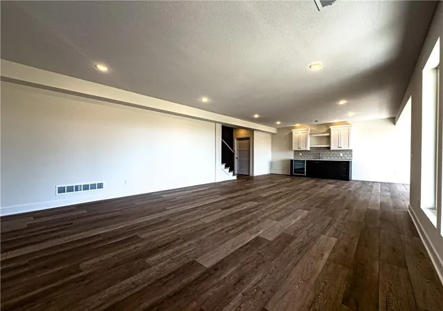 12th image of 10787 Genesis Dr, Kansas City, MO 64152 | MLS# 2611898