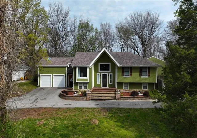 Photo 2 of Single family home for sale at 6600 Speaker Rd, Kansas City, KS 66111 | MLS# 2611919 | Listing updated on 2026-09-07