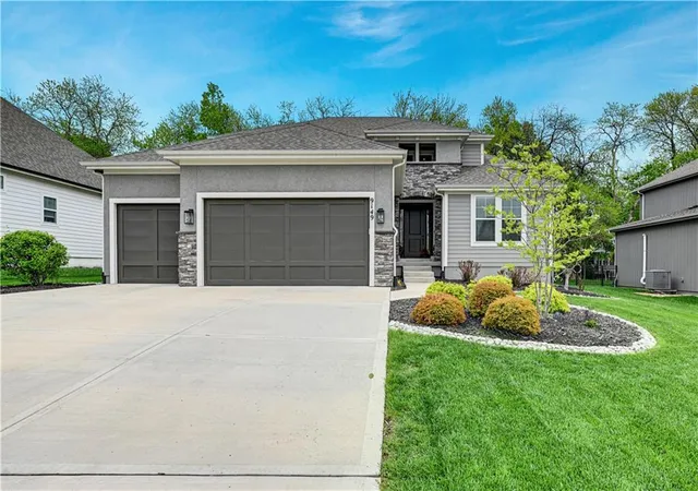 1st image of 9149 Green Rd, Lenexa, KS 66227 | MLS# 2611922