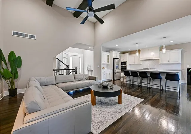 Photo 4 of Single family home for sale at 9149 Green Rd, Lenexa, KS 66227 | MLS# 2611922 | Listing updated on 2026-09-02