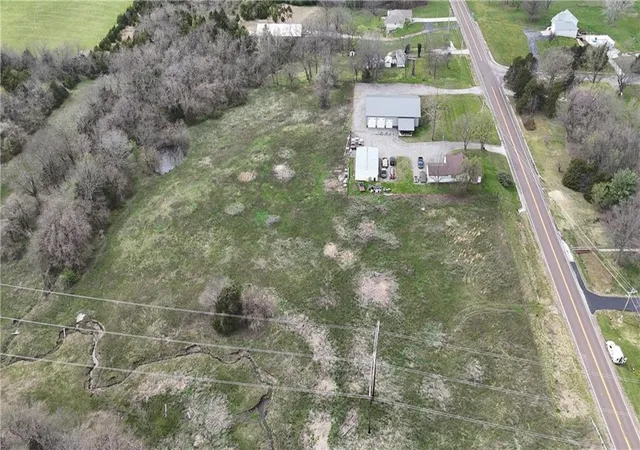 5th image of 35703 E Pink Hill Rd, Oak Grove, MO 64057 | MLS# 2611980