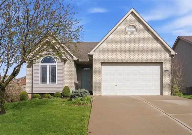 1st image of 11236 N Randolph Ave, Kansas City, MO 64157 | MLS# 2611984