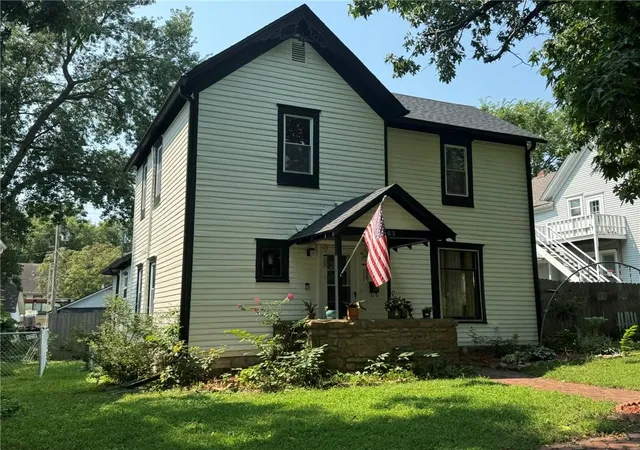 1st image of 303 E Wea St, Paola, KS 66071 | MLS# 2612078