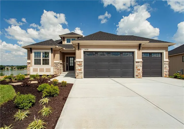 1st image of 1628 Hanover Ln, Raymore, MO 64083 | MLS# 2612105