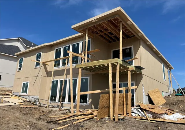 3rd image of 1622 Hanover Ln, Raymore, MO 64083 | MLS# 2612121