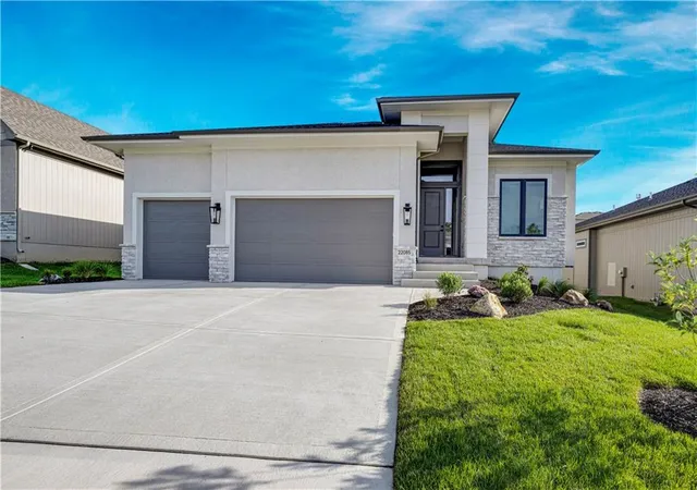 Photo 1 of Single family home for sale at 22085 W 93rd Terrace, Lenexa, KS 66220 | MLS# 2612138 | Listing updated on 2026-09-24