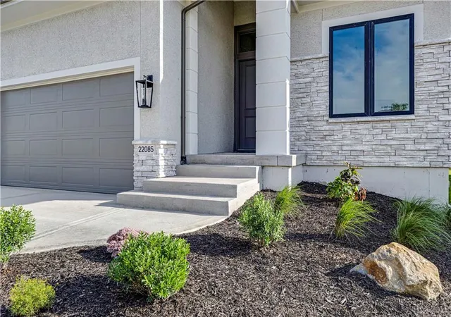 Photo 2 of Single family home for sale at 22085 W 93rd Terrace, Lenexa, KS 66220 | MLS# 2612138 | Listing updated on 2026-09-24