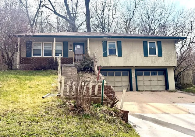1st image of 3112 Hampton Rd, Saint Joseph, MO 64505 | MLS# 2612257