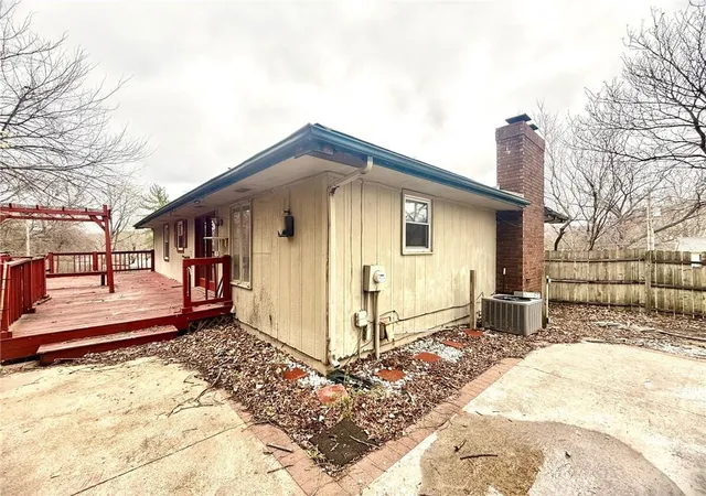 2nd image of 3112 Hampton Rd, Saint Joseph, MO 64505 | MLS# 2612257