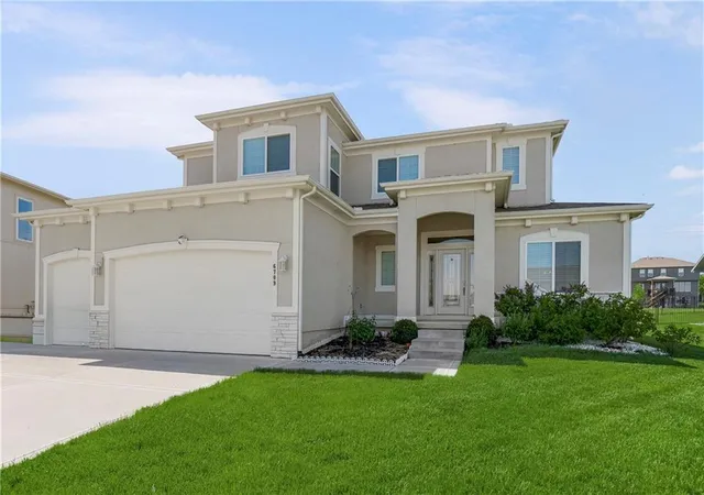 1st image of 6709 Nw 105th St, Kansas City, MO 64154 | MLS# 2612310