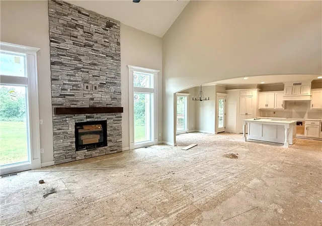 Photo 3 of Single family home for sale at 1070 Fir Ln, Liberty, MO 64068 | MLS# 2612385 | Listing updated on 2026-10-02