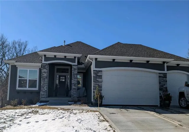 1st image of 8820 N Colorado Ave, Kansas City, MO 64156 | MLS# 2612409