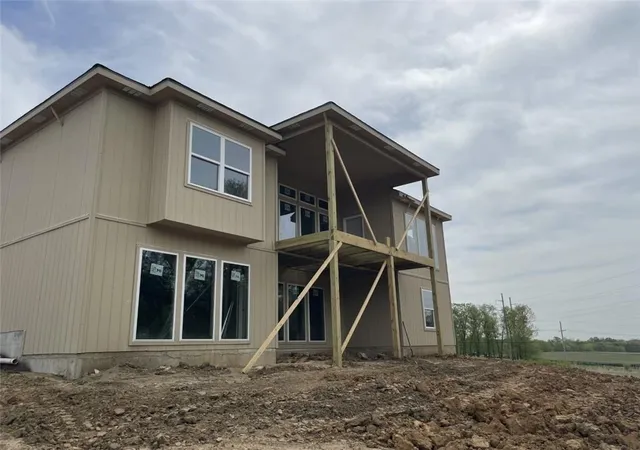 2nd image of 8820 N Colorado Ave, Kansas City, MO 64156 | MLS# 2612409