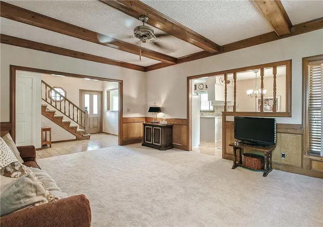 4th image of 10560 Noland Rd, Lenexa, KS 66215 | MLS# 2612411