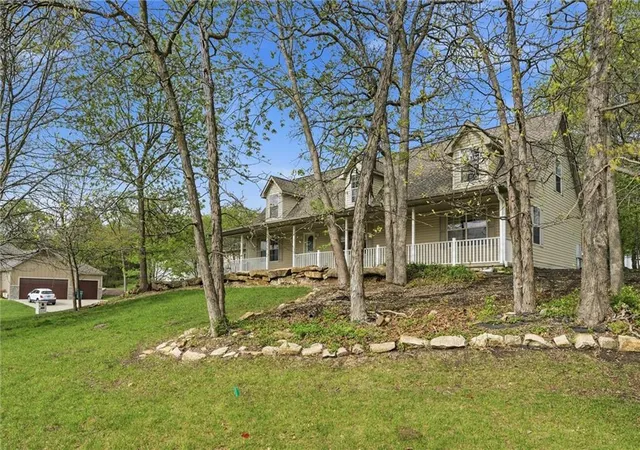 Homes for sale in Osawatomie, KS | 612 17th St, Osawatomie, KS 66064 | MLS# 2612419