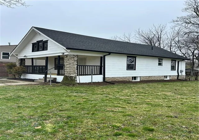 Homes for sale in Kansas City, MO | 2322 Poplar Ave, Kansas City, MO 64127 | MLS# 2612431
