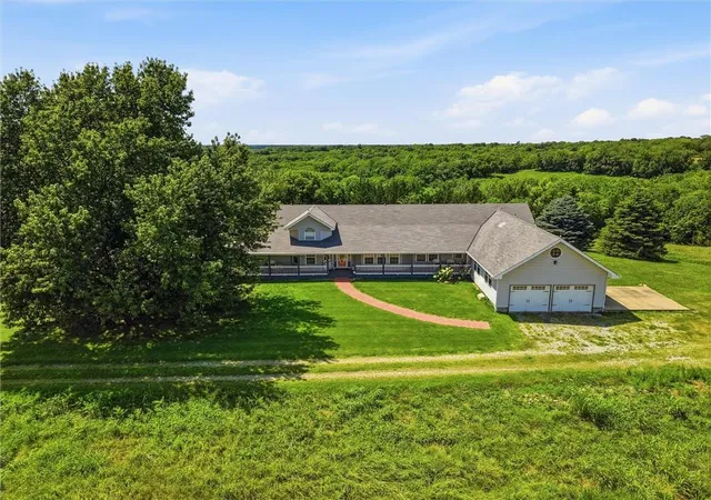 1st image of 29001 219th St, Easton, KS 66020 | MLS# 2612497