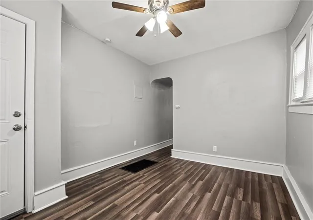 5th image of 514 W Walnut St, Independence, MO 64050 | MLS# 2612518