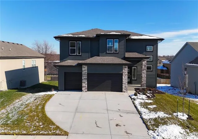 Photo 1 of Sale Pending at 320 Sw Amara Dr, Blue Springs, MO 64064 | MLS# 2612537 | Listing updated on 2026-04-08