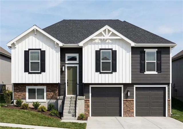1st image of 600 Foxglove Ln, Raymore, MO 64083 | MLS# 2612560