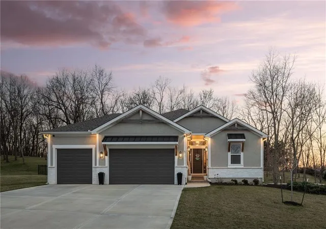 1st image of 517 Southshore Dr, Lake Winnebago, MO 64034 | MLS# 2612572