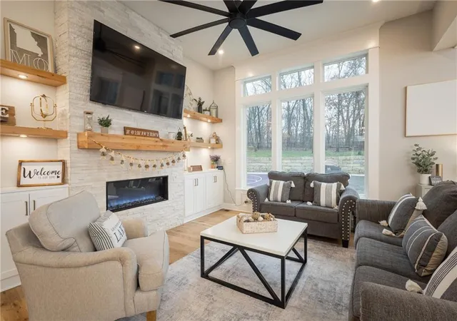 3rd image of 517 Southshore Dr, Lake Winnebago, MO 64034 | MLS# 2612572