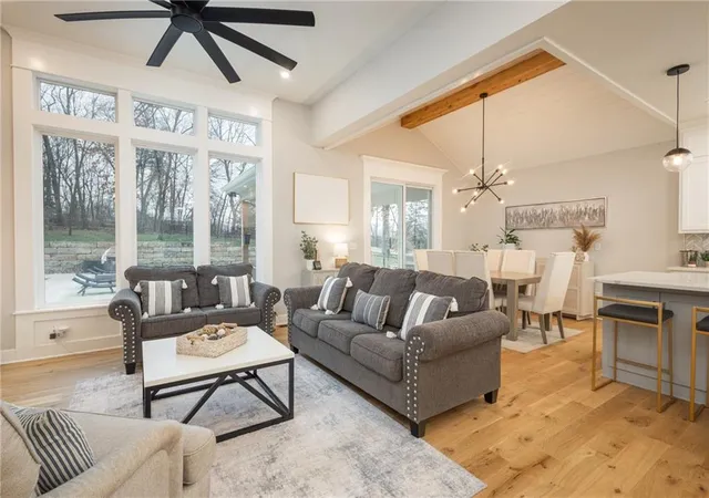 4th image of 517 Southshore Dr, Lake Winnebago, MO 64034 | MLS# 2612572