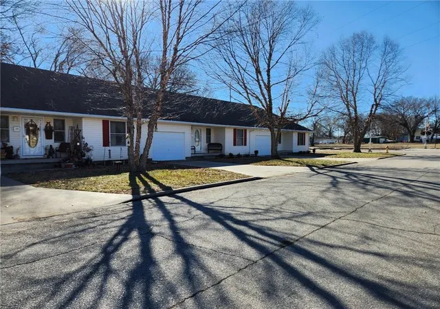 22nd image of 302 E Monroe St, Pittsburg, KS 66762 | MLS# 2612745