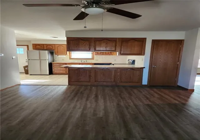 3rd image of 302 E Monroe St, Pittsburg, KS 66762 | MLS# 2612745
