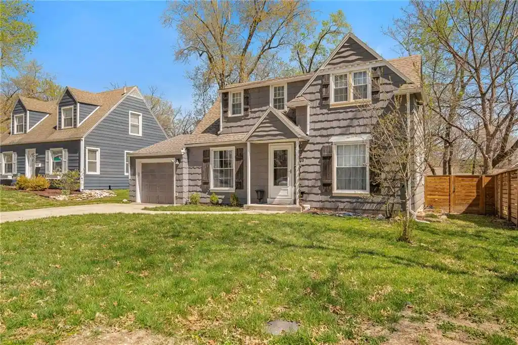7905 Belleview Ave, Kansas City, MO 64114 | MLS# 2612773 | Houzeo