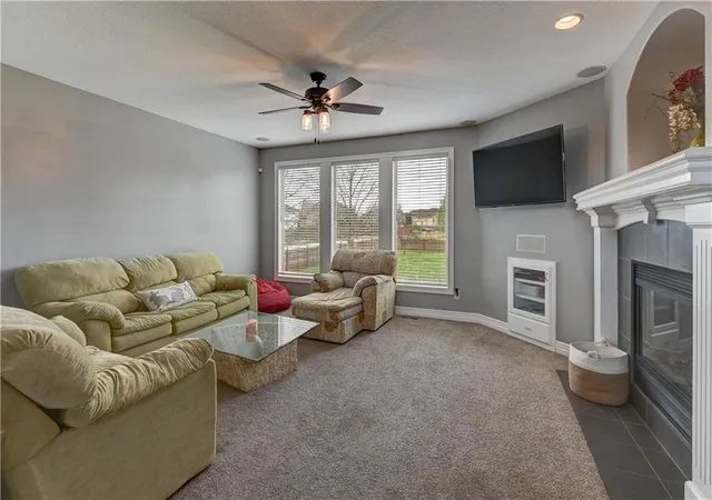 Photo 3 of Single family home for sale at 500 Ne Woodpark Ln, Lees Summit, MO 64086 | MLS# 2612774 | Listing updated on 2026-08-28
