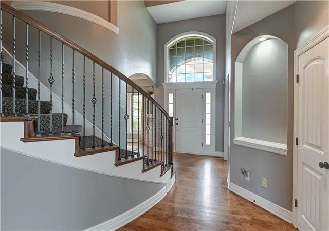 Photo 3 of Single family home for sale at 500 NE Woodpark Ln, Lees Summit, MO 64086 | MLS# 2612774 | Listing updated on 2026-08-28