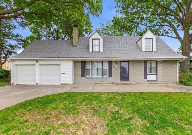 1st image of 4937 Ne Chouteau Dr, Kansas City, MO 64119 | MLS# 2612863