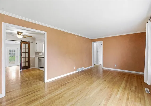 5th image of 4937 Ne Chouteau Dr, Kansas City, MO 64119 | MLS# 2612863